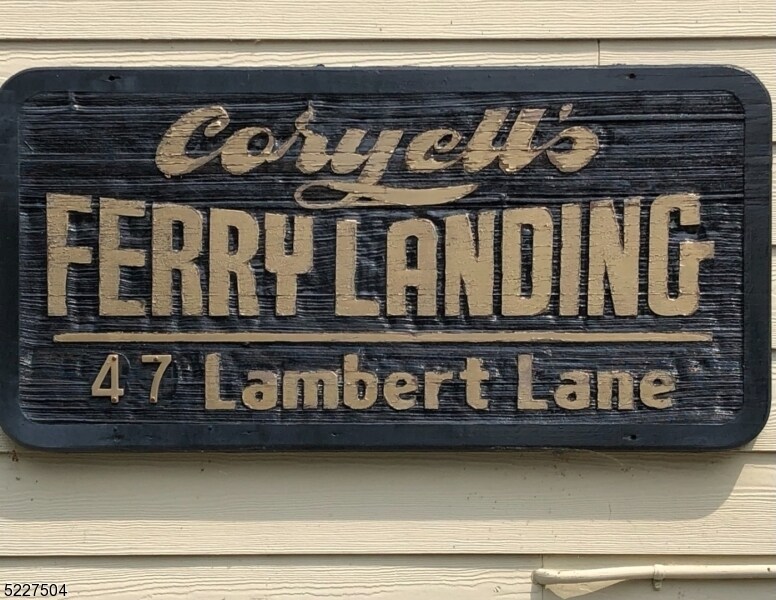 Primary Photo - 47 Lambert Ln