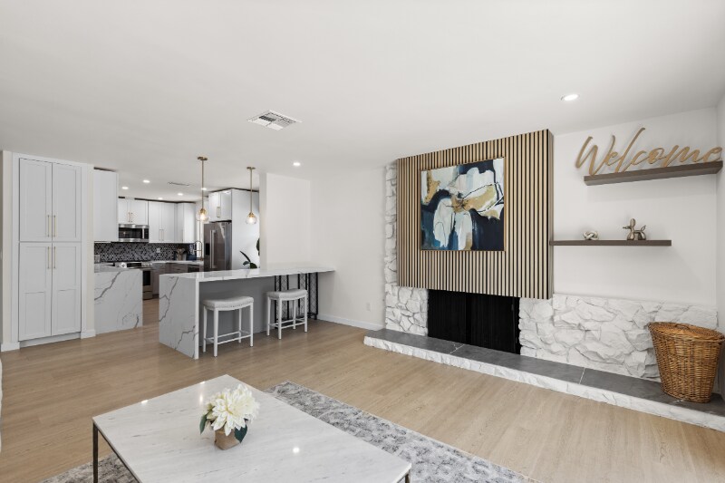 Foto principal - 9038 Whitaker Ave