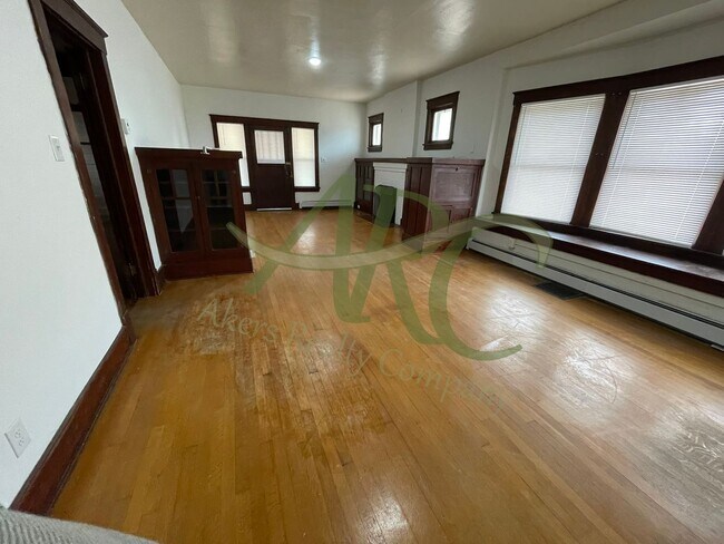Foto del edificio - 1124 Lake Ave