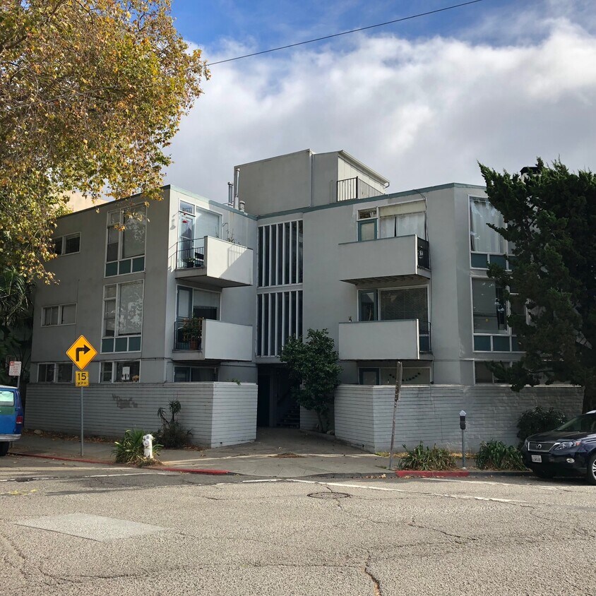 Primary Photo - 2901 Claremont Ave