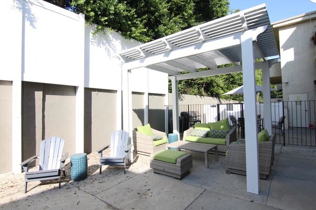 Building Photo - 1 bedroom in Van Nuys CA 91401