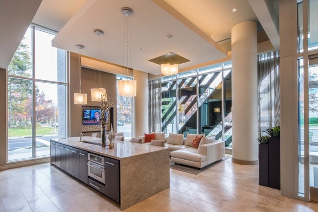 Building Photo - Nouvelle