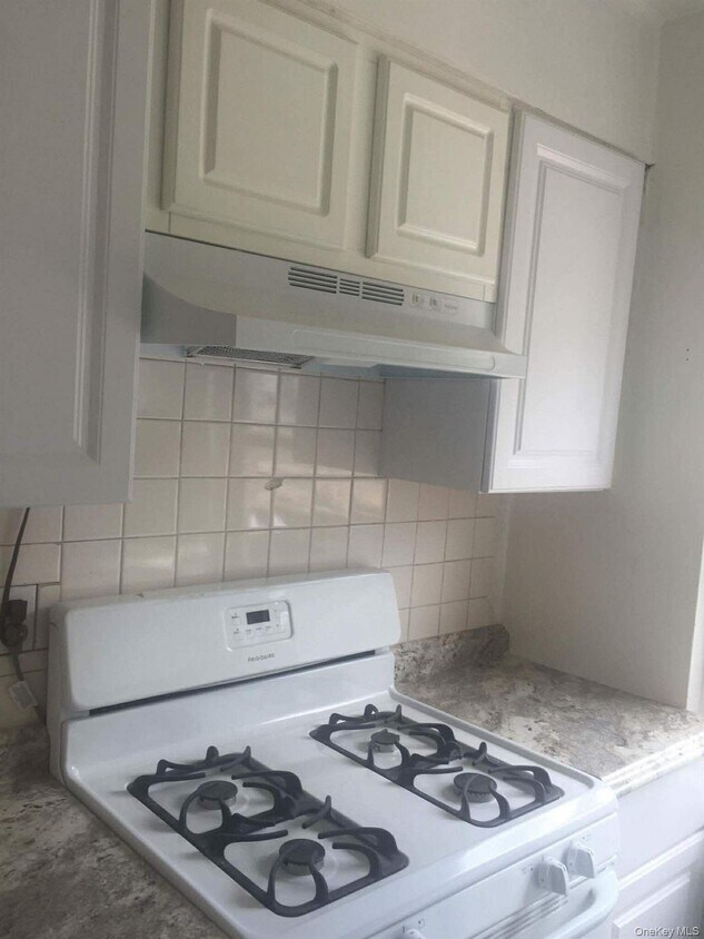 Foto del edificio - 1454 E 233rd St