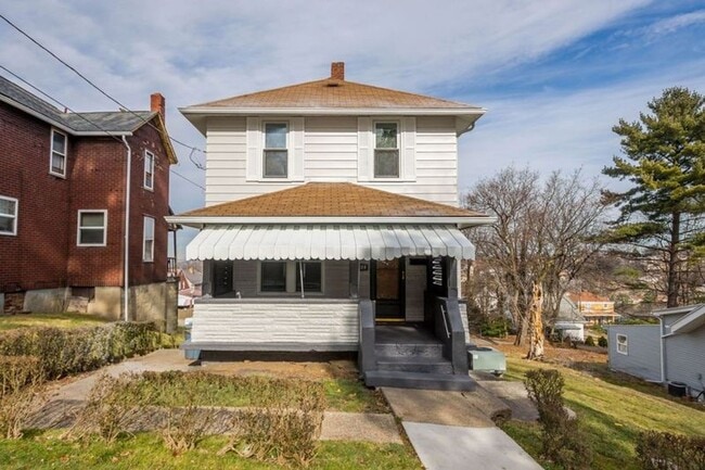 Building Photo - *WOW! 1 MONTH FREE RENT IF SIGNED BY 3/27/...