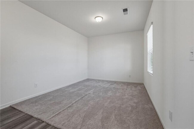 Foto del edificio - 166 Verona Dr NW