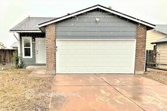 Building Photo - 4750 Hennings Dr