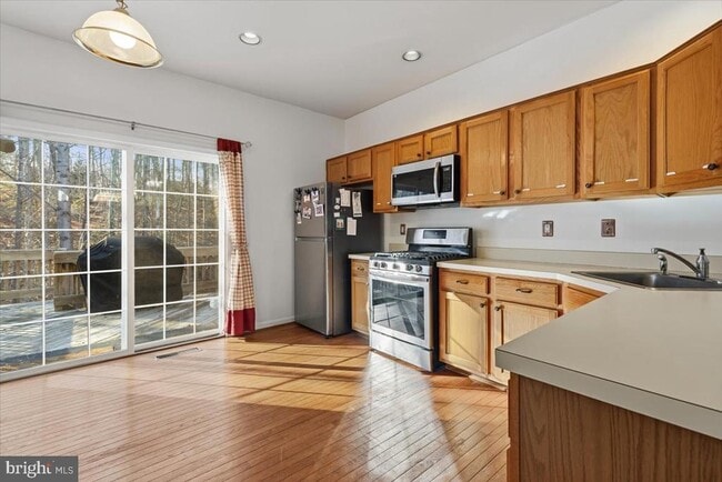 Building Photo - 15516 Three Otters Pl