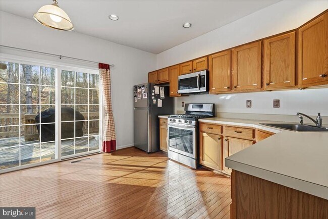 Foto del edificio - 15516 Three Otters Pl