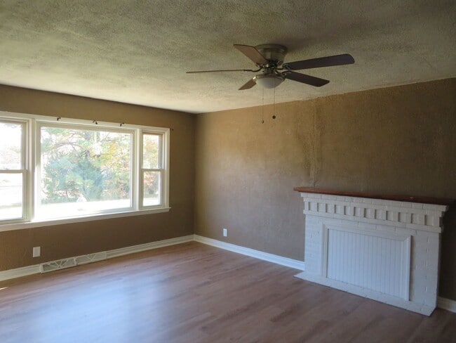 Foto del edificio - Dinwiddie County