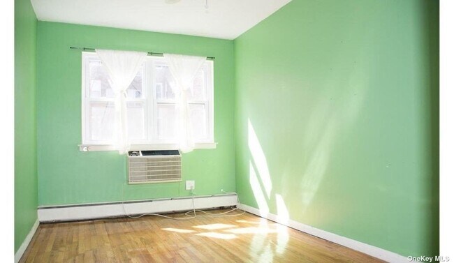 Foto del edificio - 83-42 Talbot St