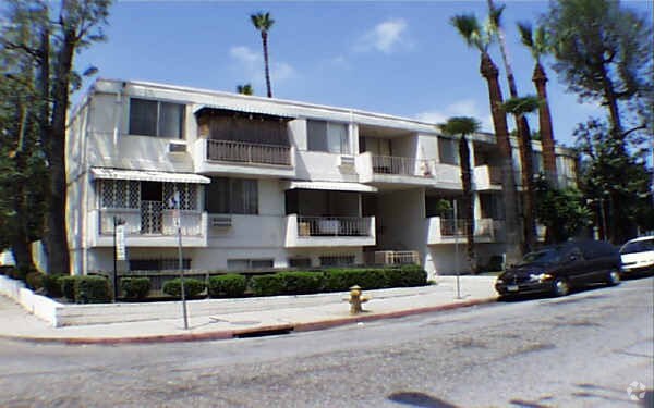 Building Photo - 1922 Vista Del Mar St
