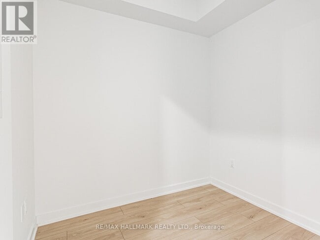 Building Photo - 1 Fairview Rd E