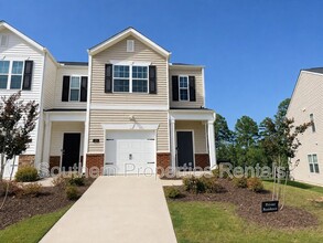 Building Photo - 225 David Hl Dr