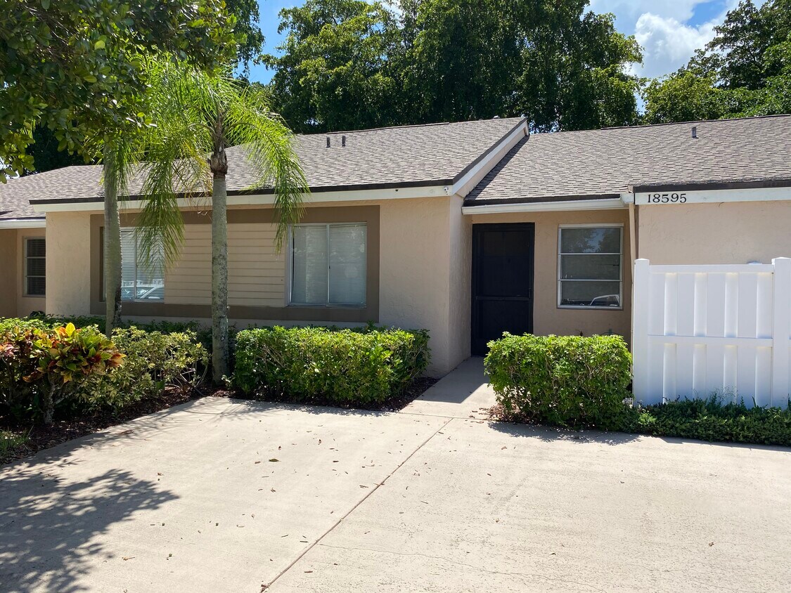 Primary Photo - 18595 Egret Way