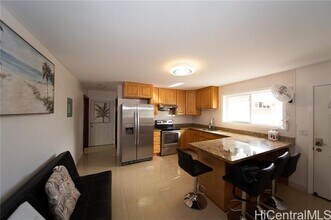 Building Photo - 617 7th Ave