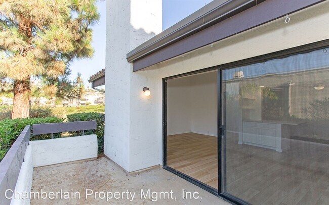 Foto del edificio - 2 br, 2 bath House - 7528 Jerez Ct. #7