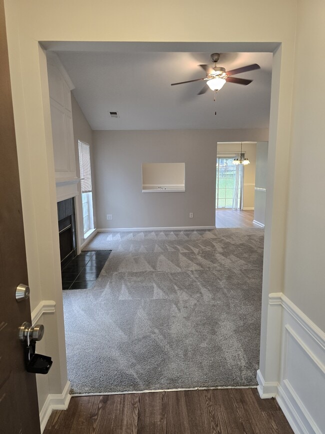 Foto del edificio - 7434 Stone Mountain Ct