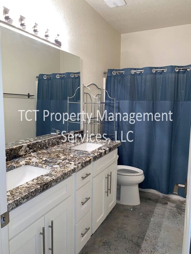 Building Photo - Beautifully Updated 3 Bedroom Home In Chan...