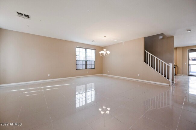 Foto del edificio - 2684 E Birchwood Pl