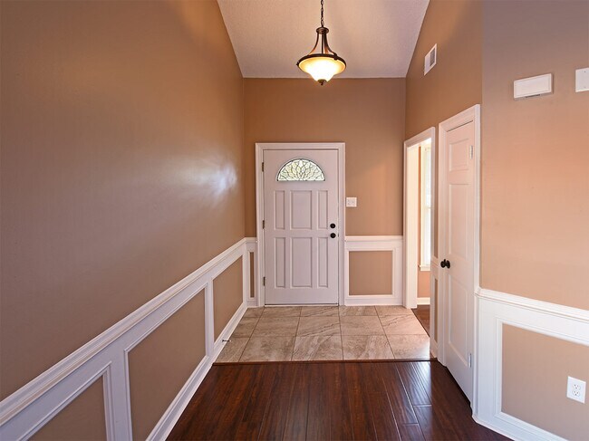Building Photo - 8096 Ballarat Cove