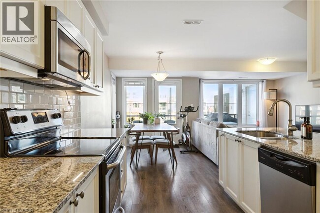 Building Photo - 138 Daylily Ln