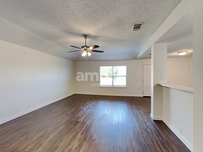Building Photo - 1600 Waters Edge Dr