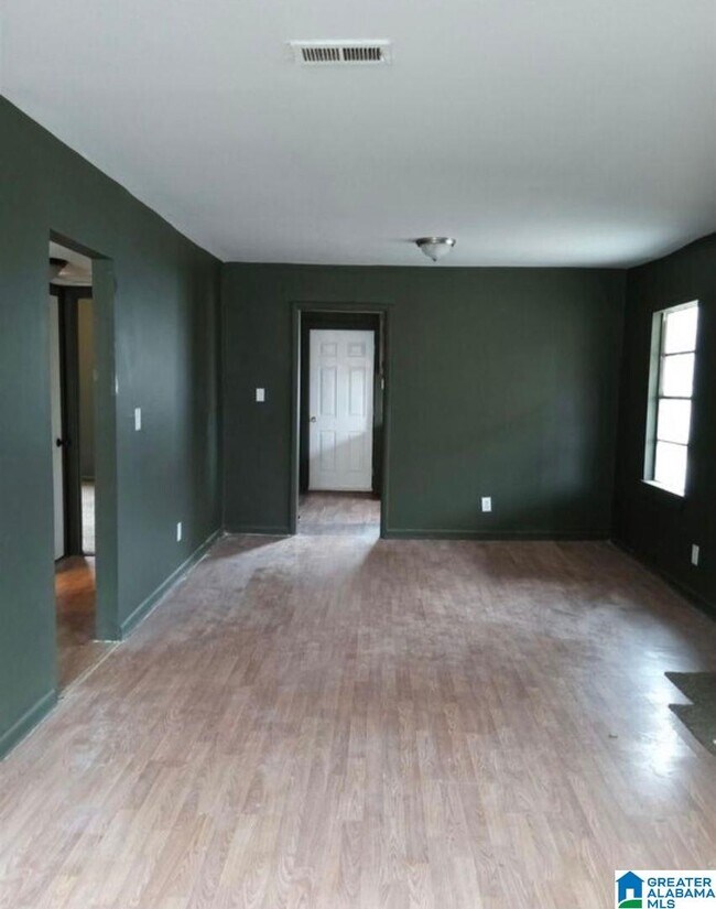 Foto del edificio - 3517 Ellis Ave SW