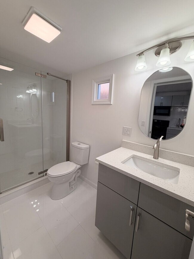 Building Photo - 2518 Leticoe St