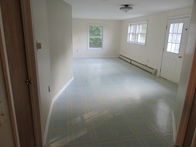 Building Photo - 207 Dale Rd