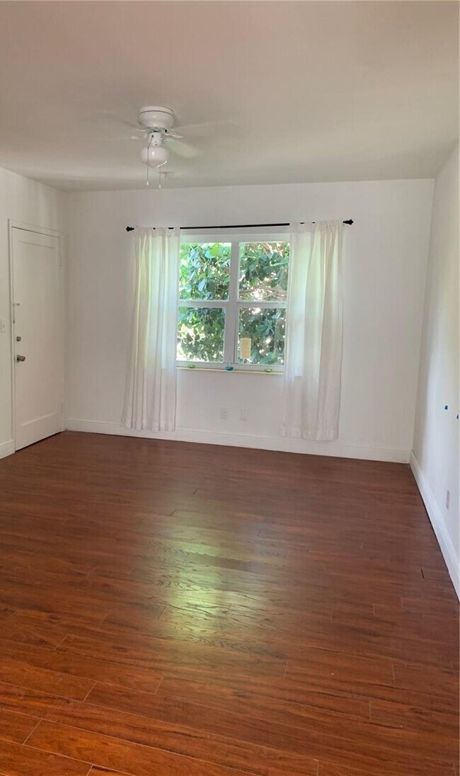 Foto del edificio - 723 NE 91st St