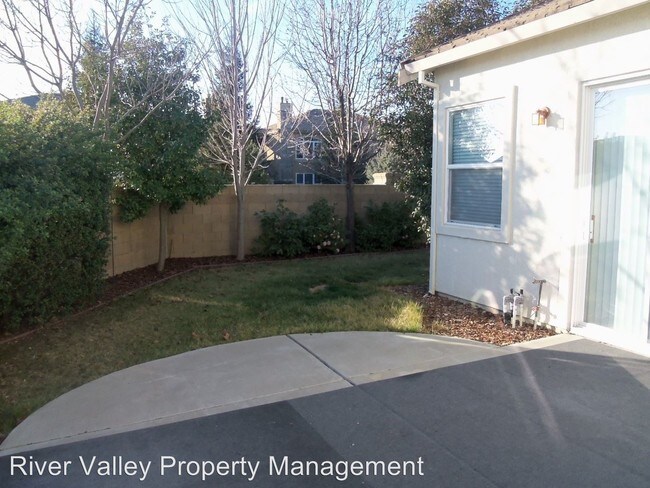 Building Photo - 3 br, 2.5 bath House - 101 Unity Circle