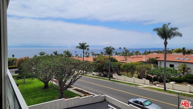 Foto del edificio - 32646 Coastsite Dr