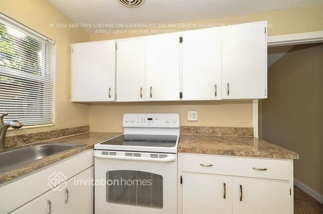 Foto del edificio - 1345 Terrace Rd