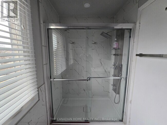 Photo du bâtiment - 12 Norma Crescent