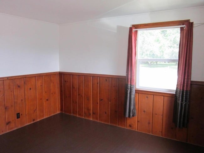 Building Photo - 142 Spencer Rd, #1