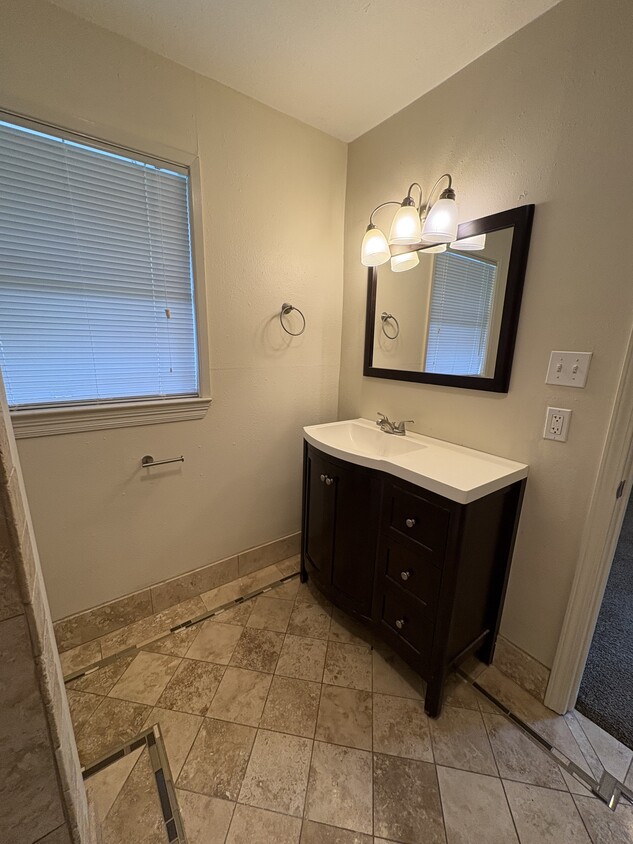Foto principal - 8010 Brandon Dr