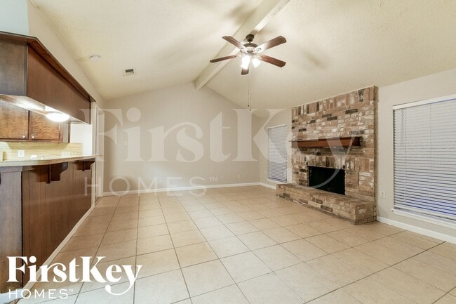 Foto del edificio - 13367 Lake Breeze Ln
