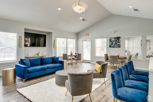 Interior Photo - The Hub at 934 Apartments