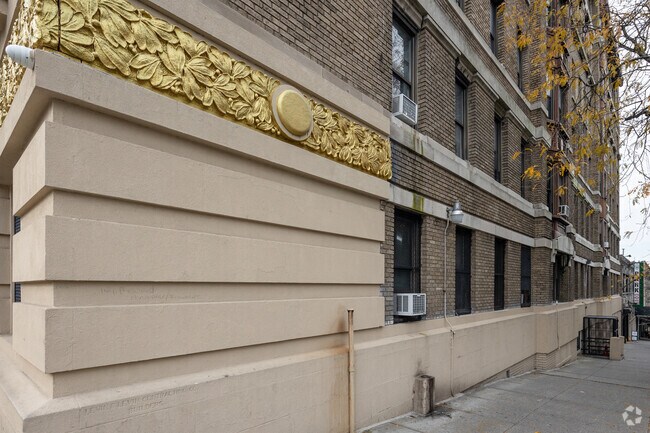 Foto del edificio - 3681 Broadway