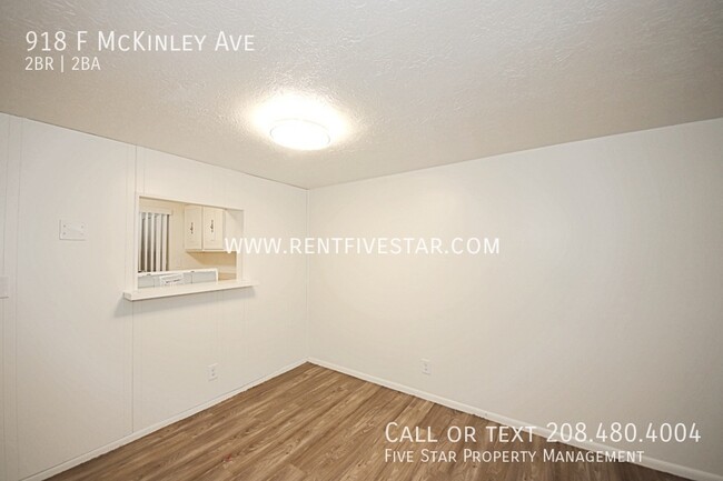 Foto del edificio - Spacious McKinley Townhome Available! Visi...