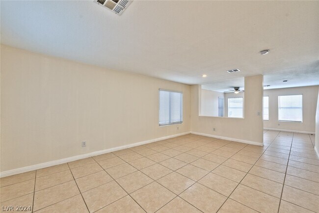 Foto del edificio - 8524 Gracious Pine Ave