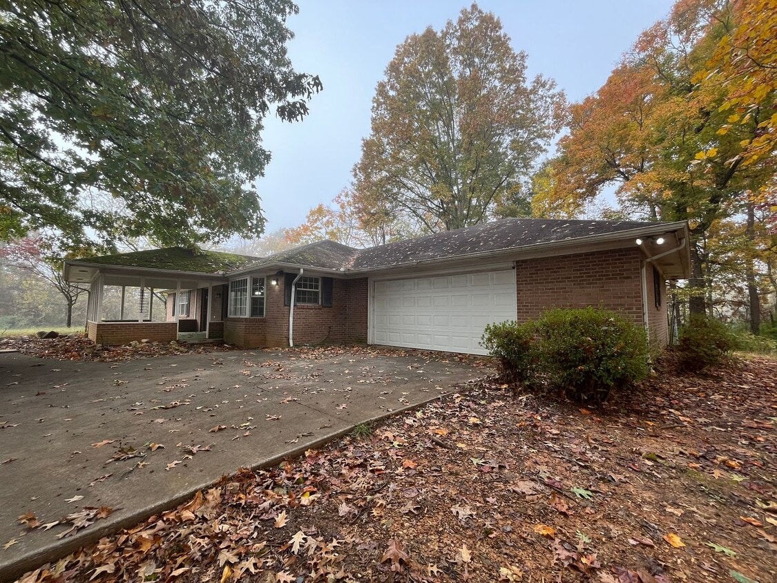 Primary Photo - Now accepting applications for 2 bedroom 2 bath single family home in Morristown, TN