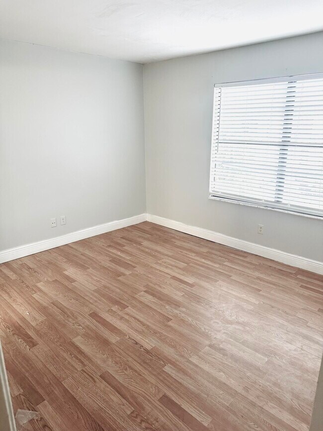 Foto del edificio - 5145 Breckenridge Pl