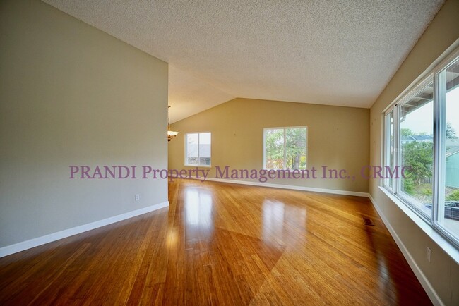 Building Photo - Updated and Spacious Bahia Home with Large...