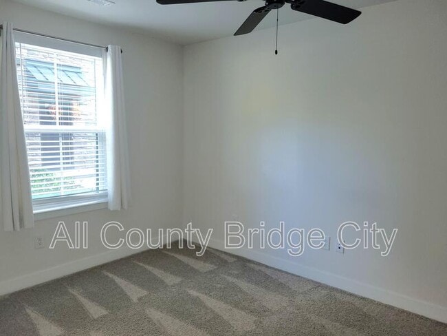 Building Photo - 126 Rollins Ave