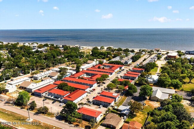 Building Photo - 1664 Beach Blvd