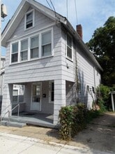 Building Photo - 212 Jackson Ave