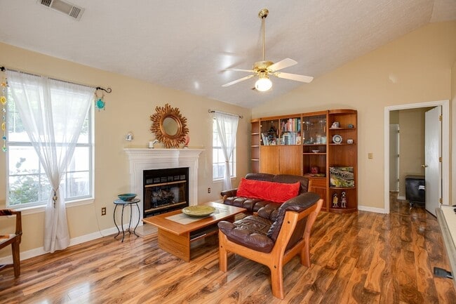 Foto del edificio - 510 Bridal Way Ct