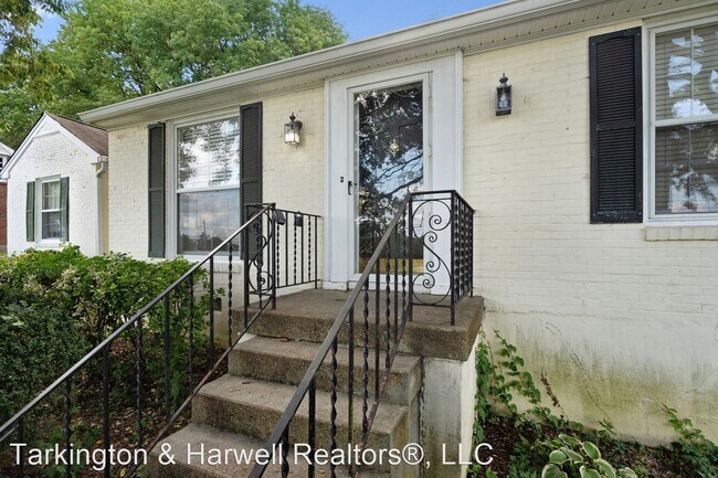 Building Photo - 3 br, 1 bath House - 117 White Bridge Pk.