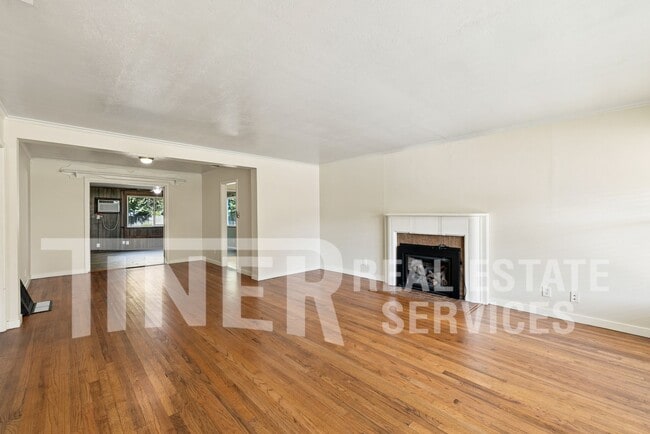 Building Photo - 2511 Cathay Wy